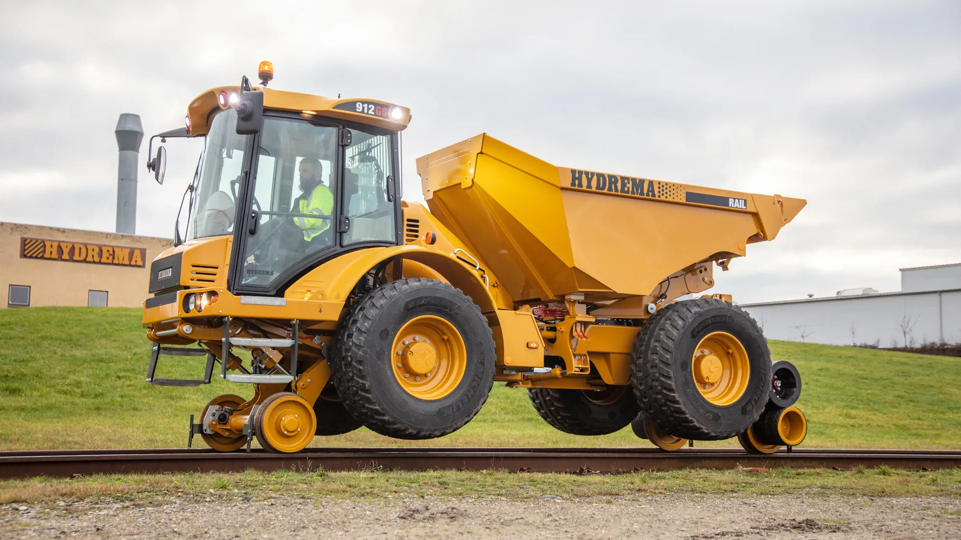 What is High Rail/Low Rail? | The Hydrema Dictionary